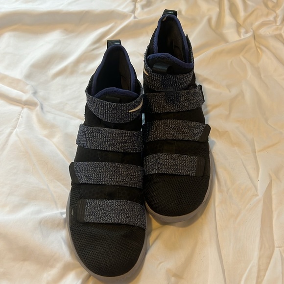 Nike Lebron Zoom Soldier 11 - Picture 2 of 4